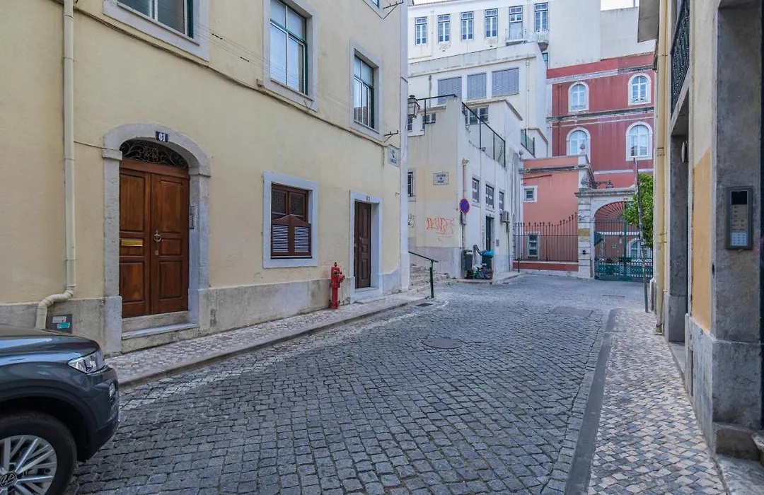 Baixa 2Bdr Duplex With Balcony By Lovelystay-1